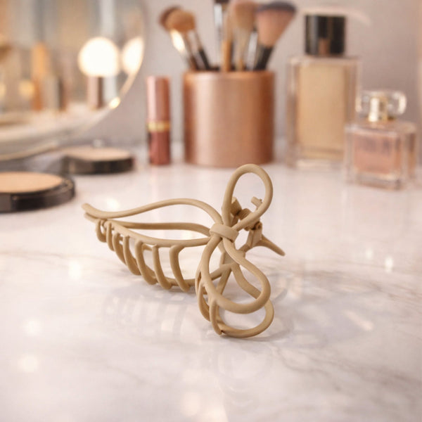 Minimalist Matte Finish Elegant Hair Claw Clip for Women (1 Pc)